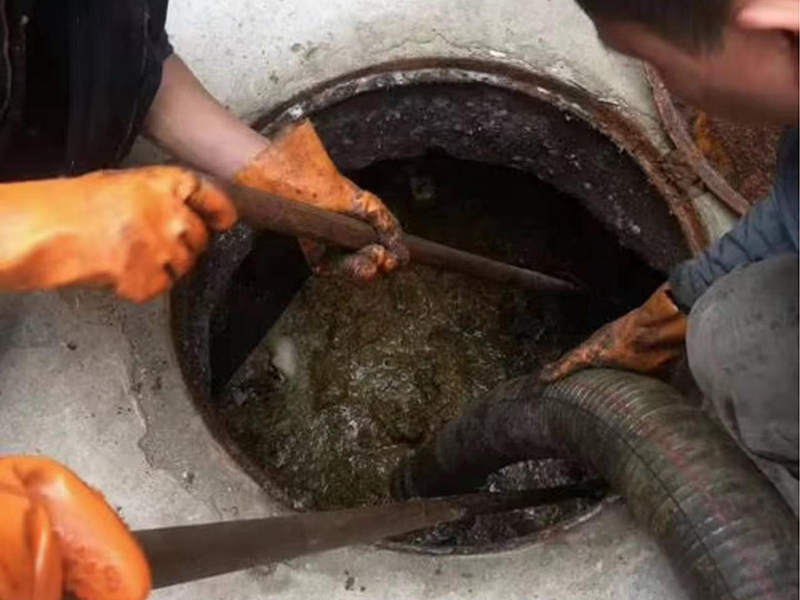 惠安清理化粪池时如何避免沼气的危害?